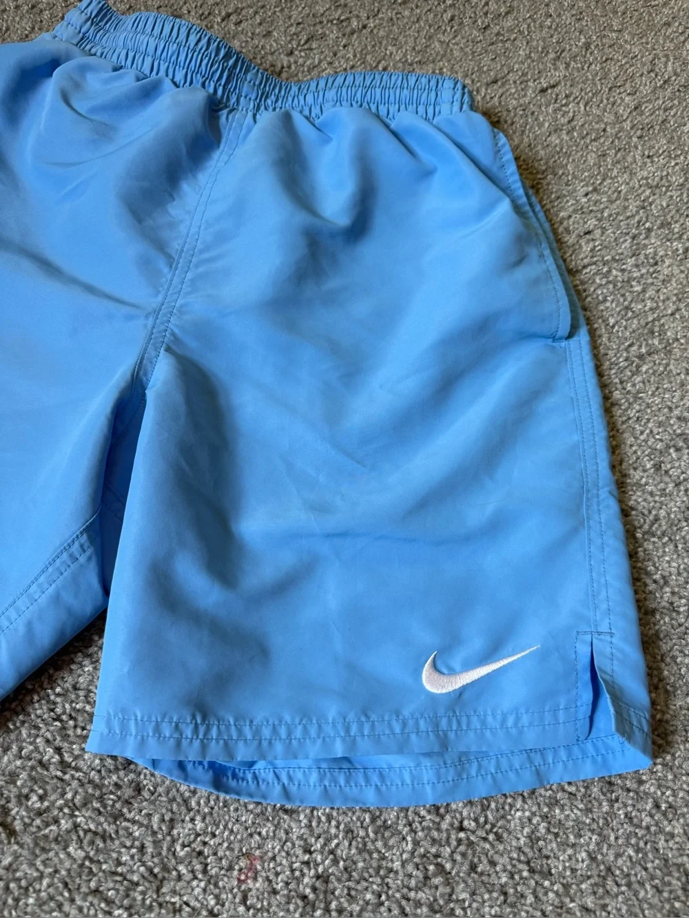 NIKE Checkmark Logo Light Blue Athletic Shorts Size Medium Swim Trunks